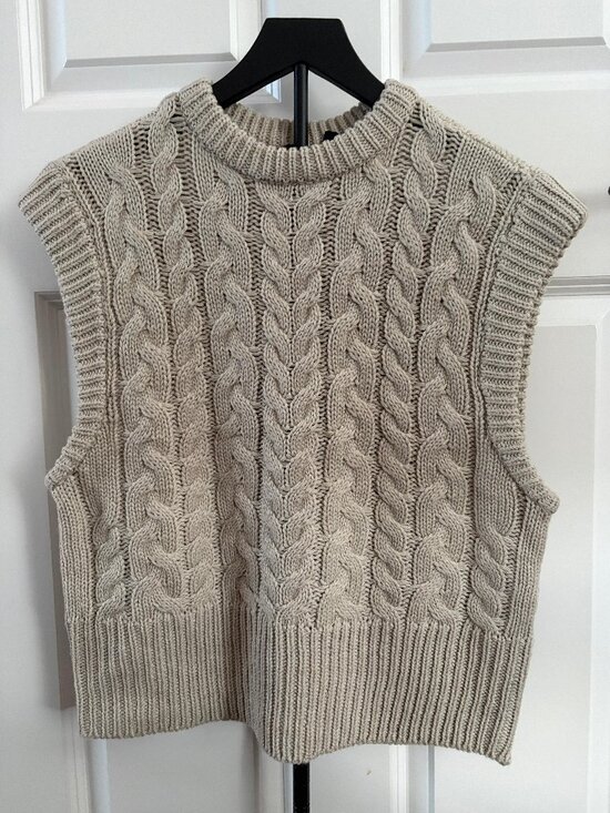 RD Style Sweaters - Women’s RD-Style Tan Cable-Knit Crewneck Sweater Vest Small